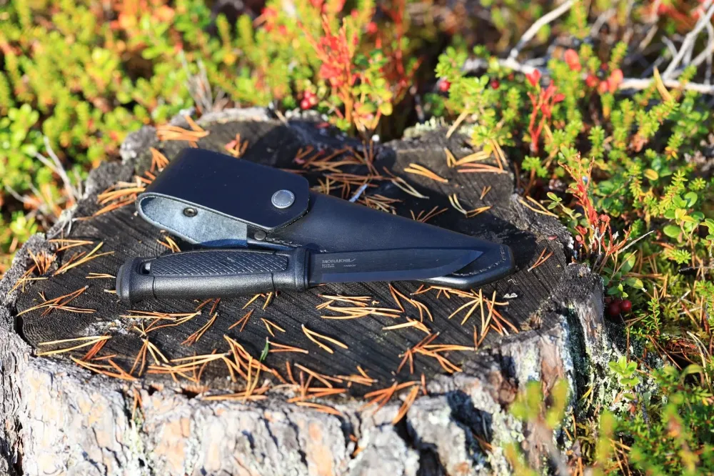 Garberg BlackBlade med läderslida – Morakniv
