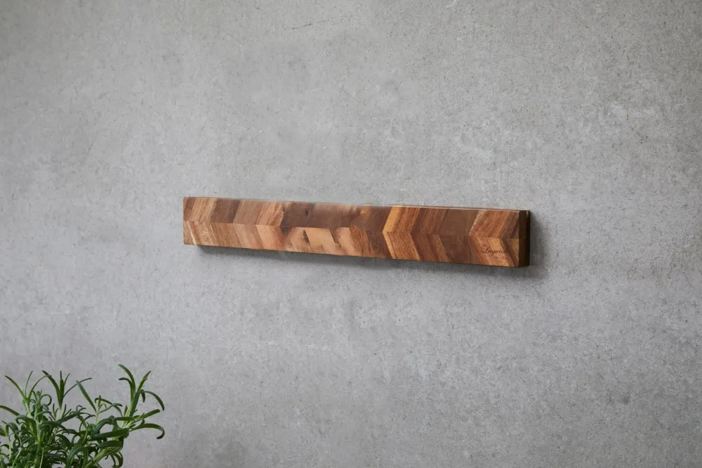 Knivar FunNordic Laguiole Hâws Magnetiskt väggknivställ 40x5x2 cm Akaciaträ Fiskbensmönster