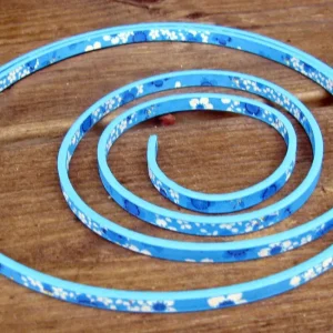 Läderimitation Platt Bred 5mm - Indigo med Blommor, Dubbelsidig 1,2m