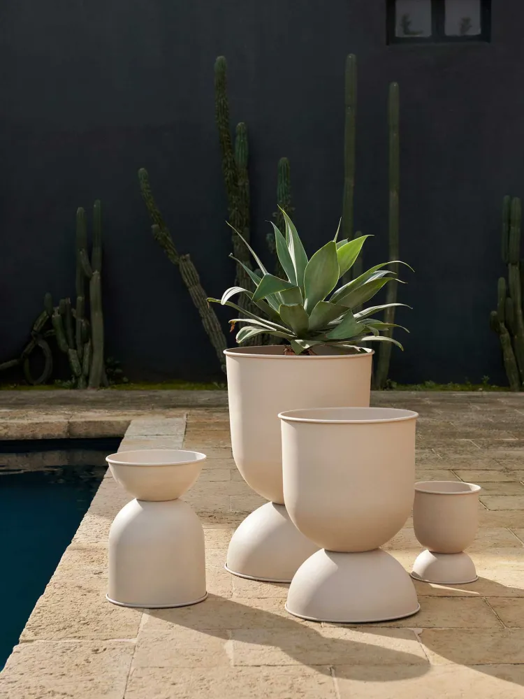Hourglass Pot - Liten - Cashmere