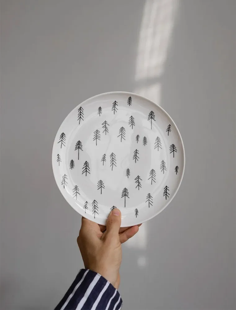ELEVATED PLATE, WHITE