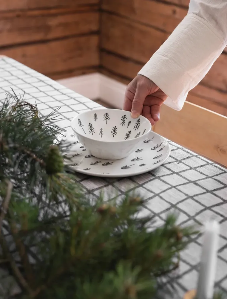 ELEVATED PLATE, WHITE