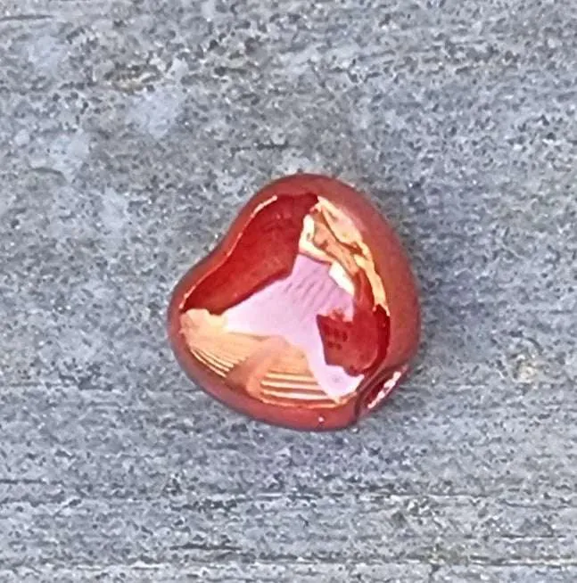 Porslinspärla - Hjärta 15mm Röd/Guld 1 styck