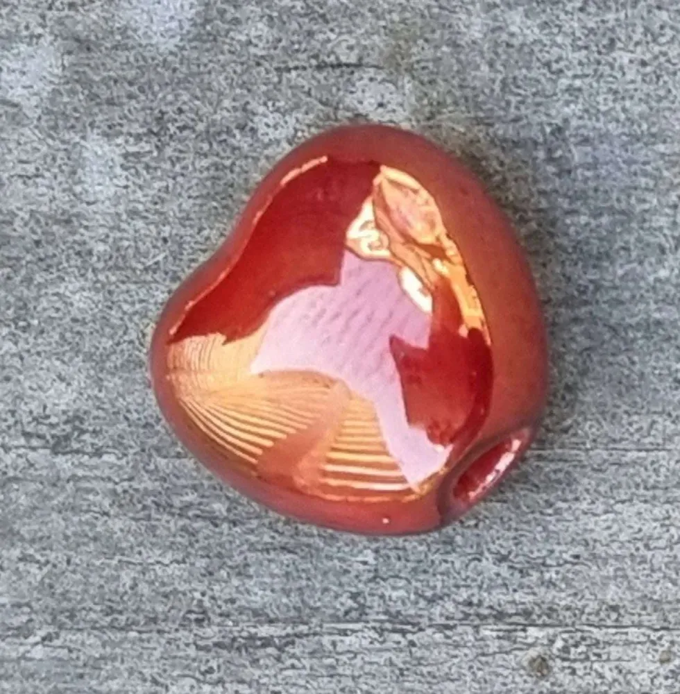 Porslinspärla - Hjärta 15mm Röd/Guld 1 styck
