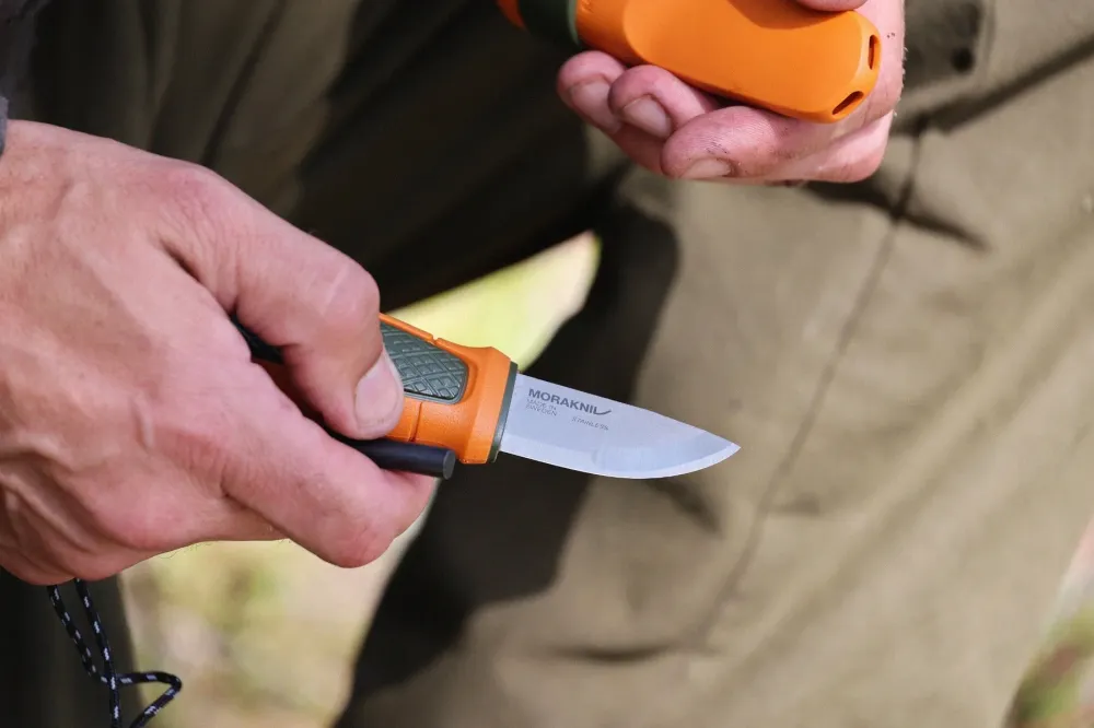 Eldris med bältesögla (S) Olive Green/Bu – Morakniv