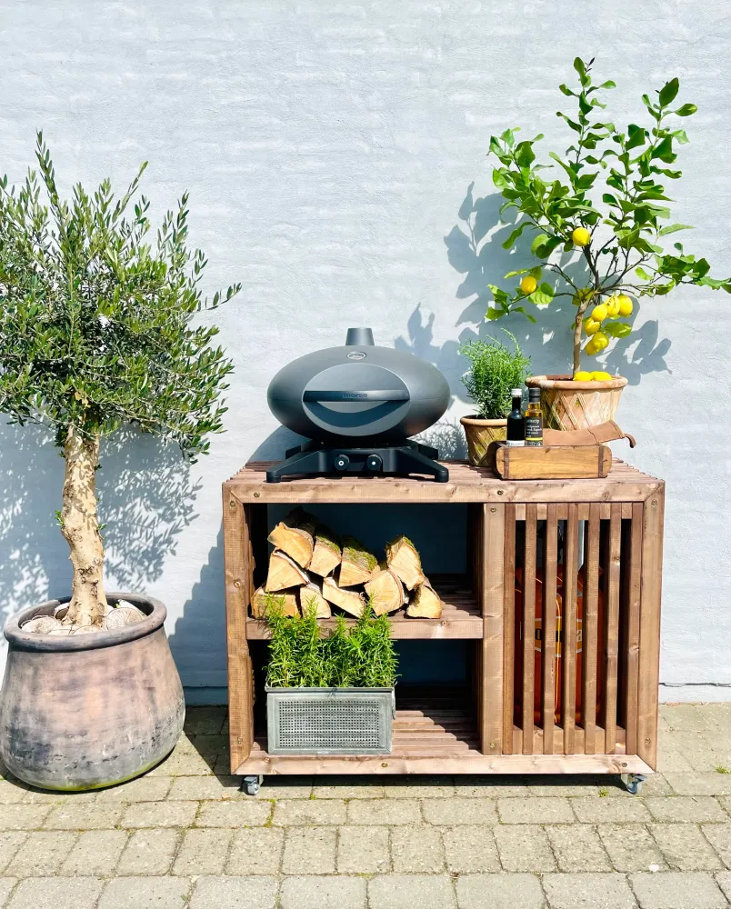 Luksus Grillbord med Gasflaskeskjuler | Brunbejdset 52