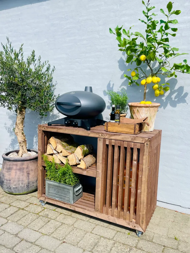 Luksus Grillbord med Gasflaskeskjuler | Brunbejdset 52