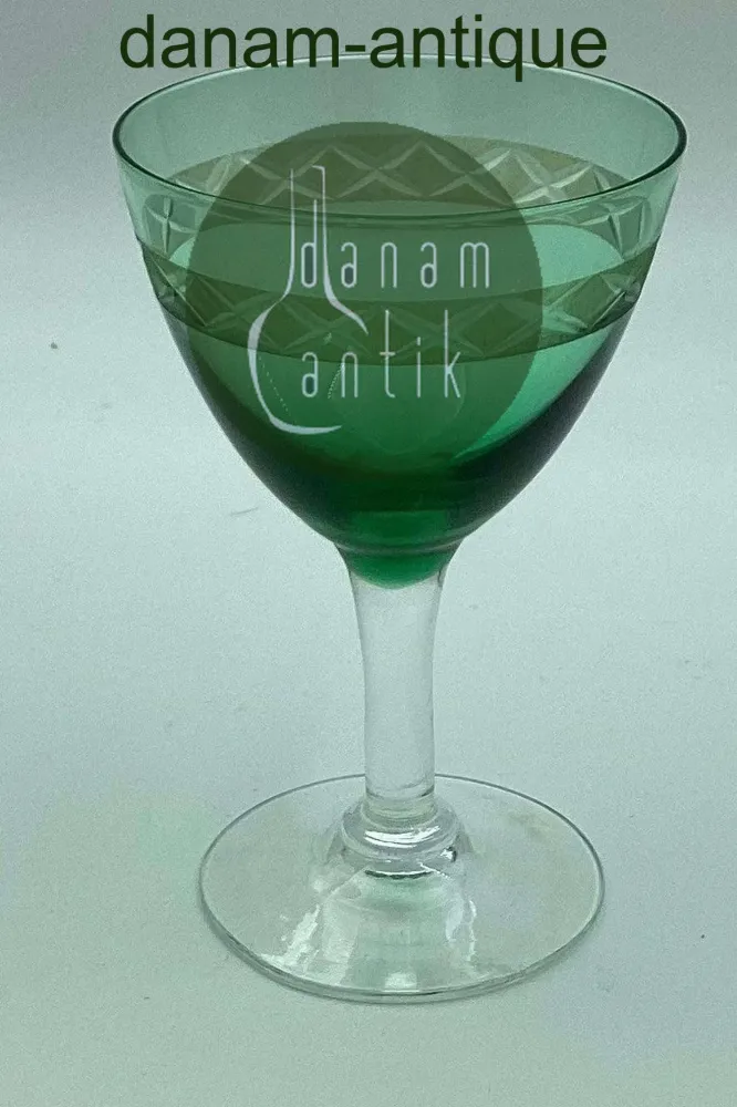 "Ejby" Hvidvinsglas med Lysgrøn Kumme. Holmegaard