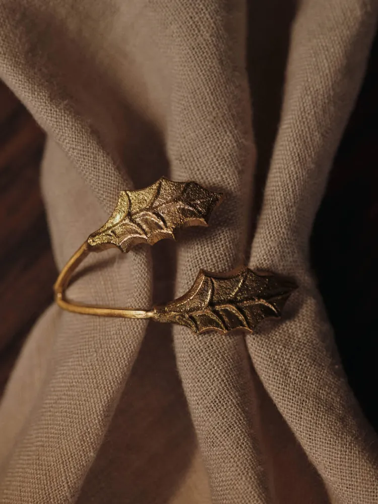 Holly Leaf Napkin Rings - Place 4 - Brass