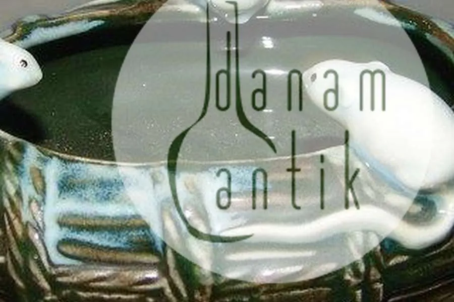 Antik keramik skål med 3 mus