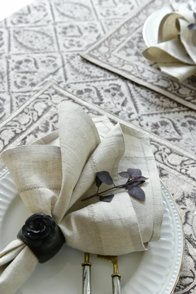 Beige linen napkins embroidery