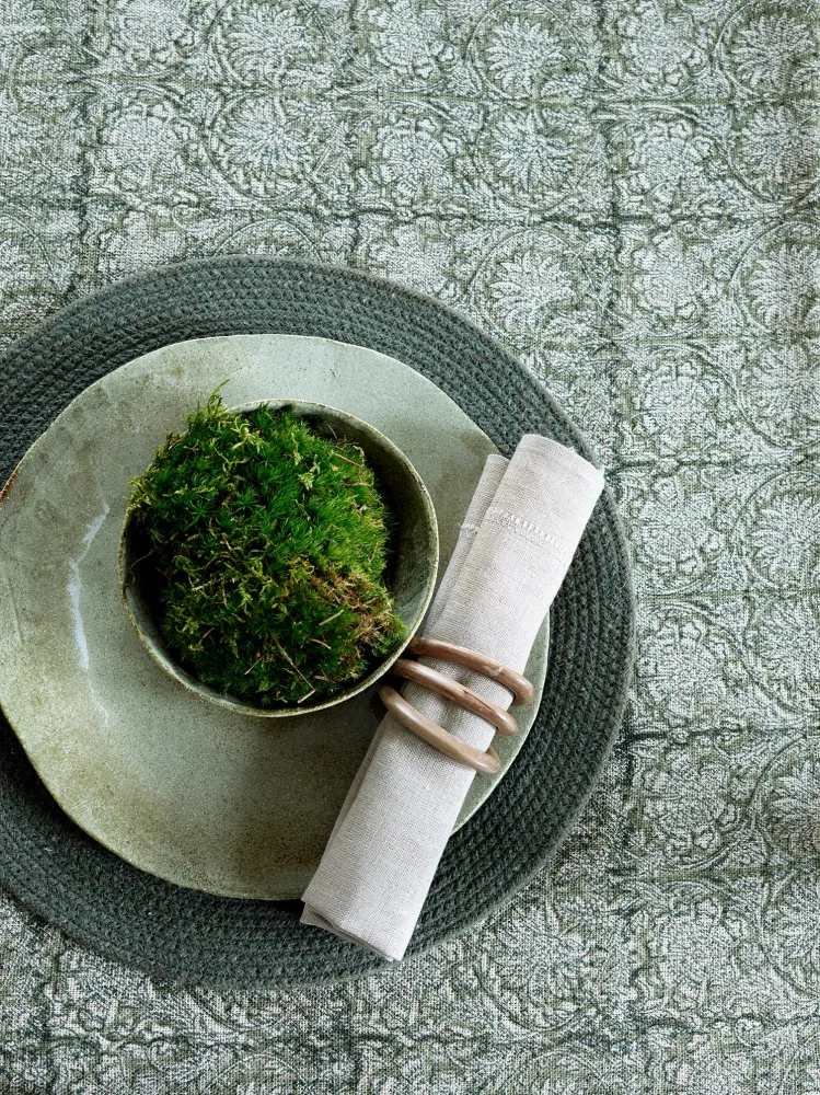 Beige linen napkins embroidery