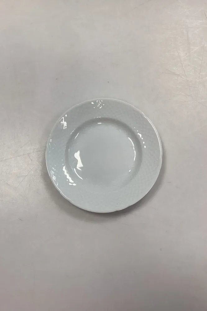 Bing og Grøndahl Elegance, Hvid Kagetallerken No. 28A