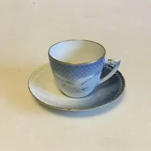 Bing & Grøndahl Måge med Guld Kaffekop med underkop med gennembrudt kant No 305.5
