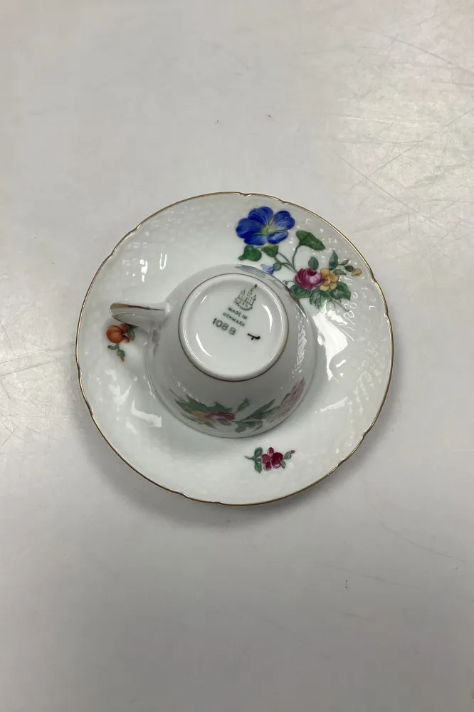 Bing og Grøndahl Saksisk Blomst, Hvid Kaffe-og underkop No. 108B