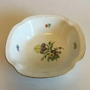 Bing & Grøndahl Saksisk Blomst, Hvid Kartoffelskål No 43