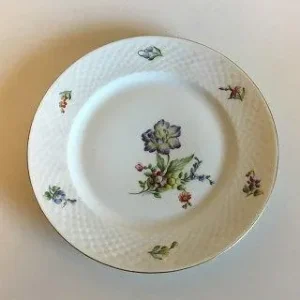 Bing & Grøndahl Saksisk Blomst, Hvid Spisetallerken No 248