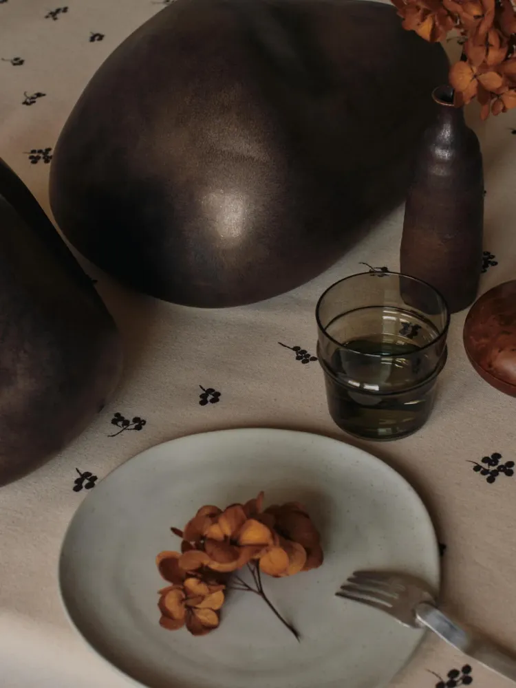 Baies Tablecloth - Natural/Dark Chocolate Ferm Living - SE