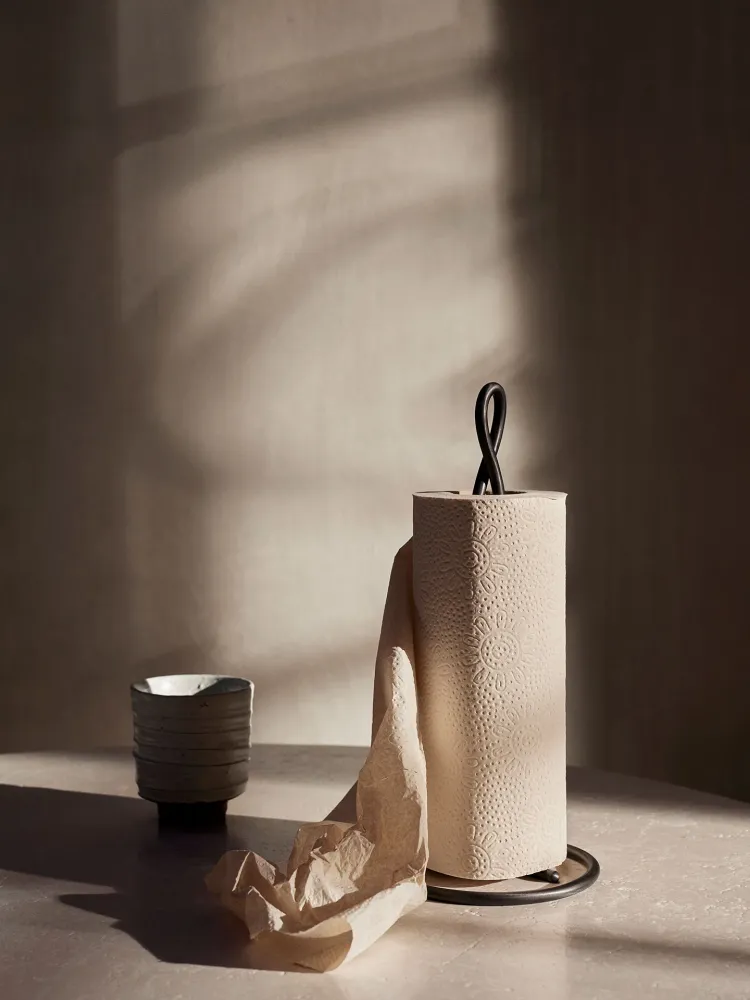 Curvature Paper Towel Holder - Black Brass Ferm Living - SE