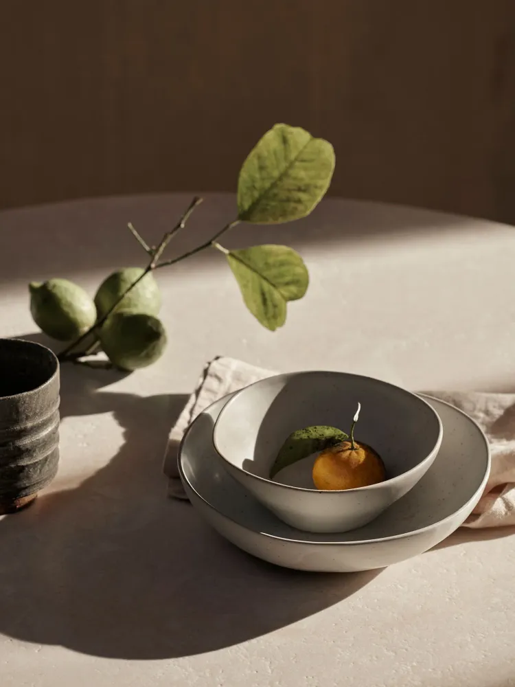 Flow Bowl - Large - Off-White Speckle Ferm Living - SE