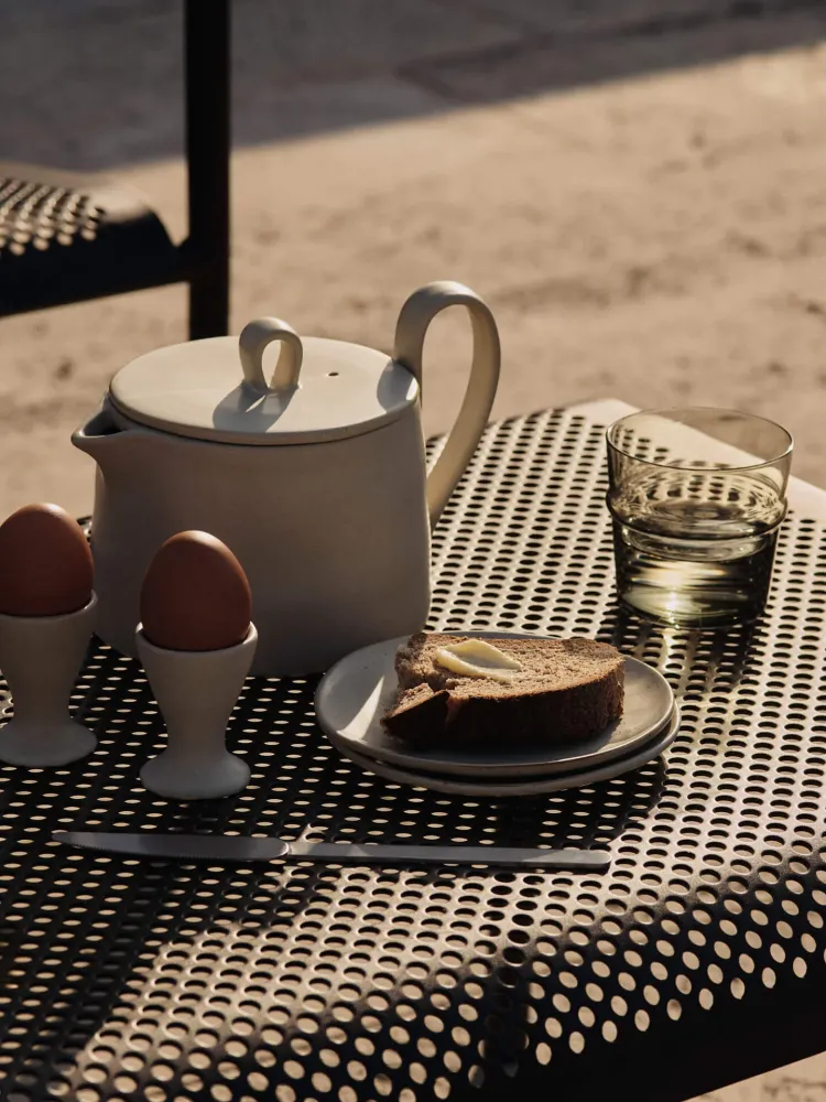 Flow Teapot - Off-White Speckle Ferm Living - SE