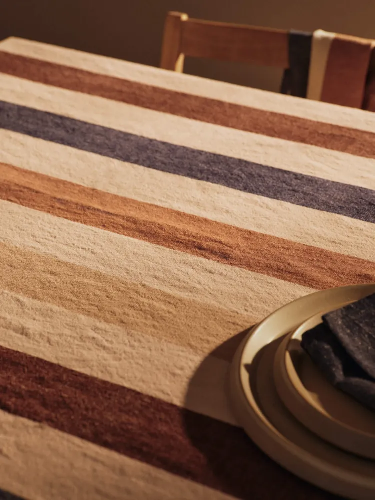 Hale Tablecloth - Cashmere/Mocha/Indigo Blue Ferm Living - SE