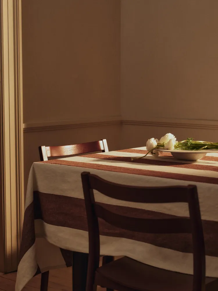 Hale Tablecloth - Chestnut/Frosted Lime Ferm Living - SE