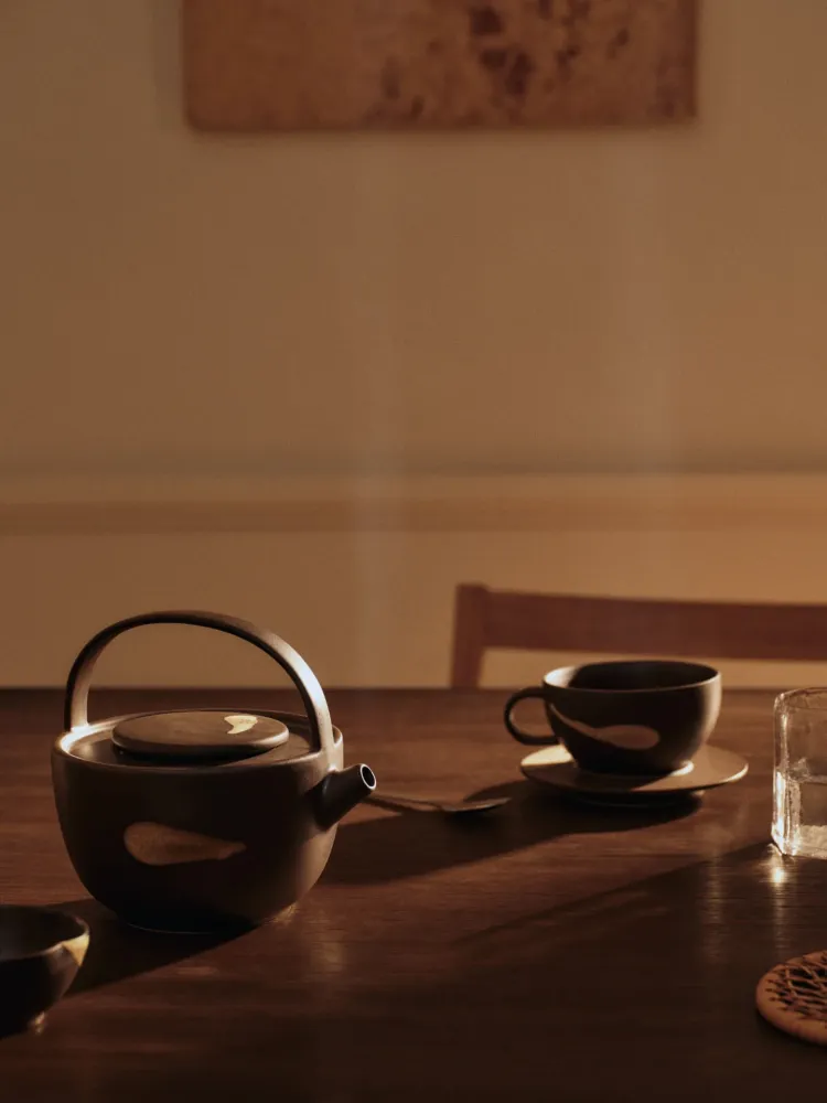 Koyo Teapot - Dark Brown/Buff Ferm Living - SE