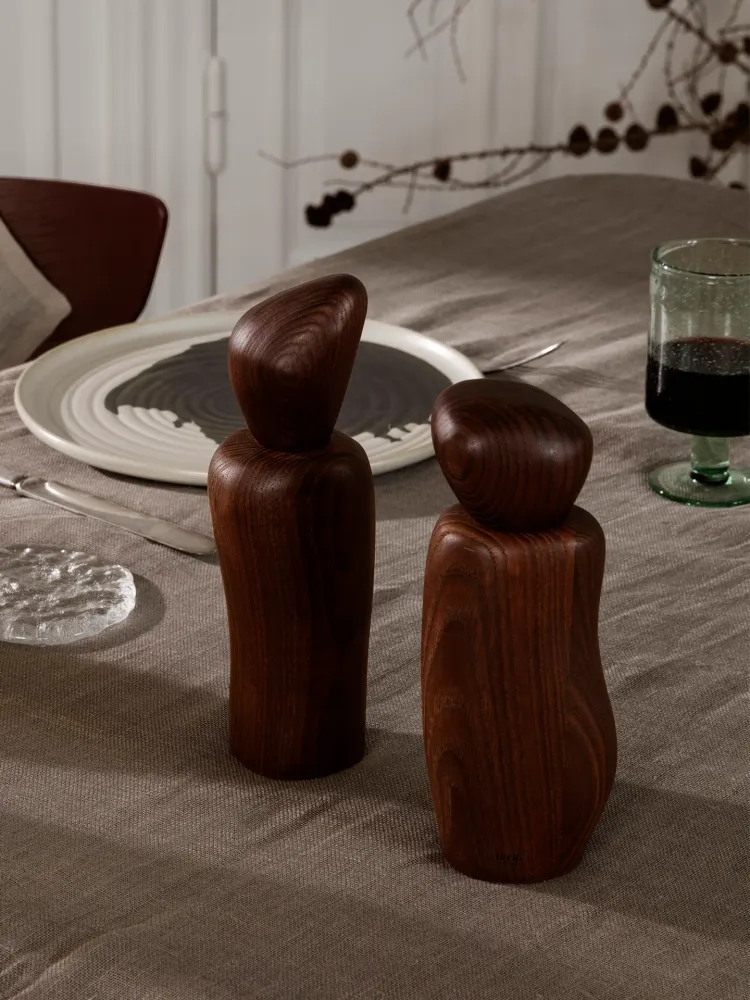 Pebble Grinder - Dark Brown Ferm Living - SE