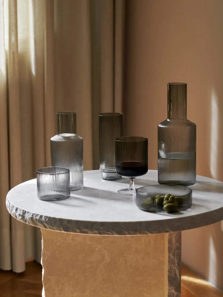 Ripple Carafe - Smoked Grey Ferm Living - SE