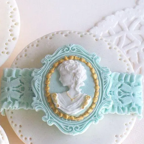 Form Katy Sue - Oval ram & Cameo