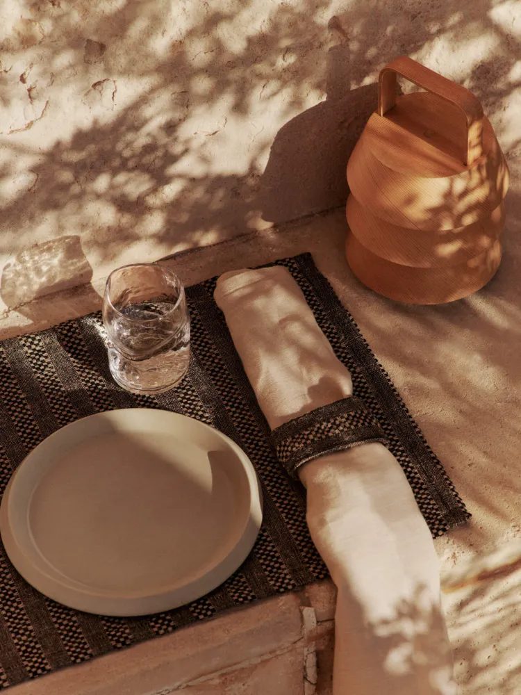 Gather Placemats - Set 4 - Black/Natural