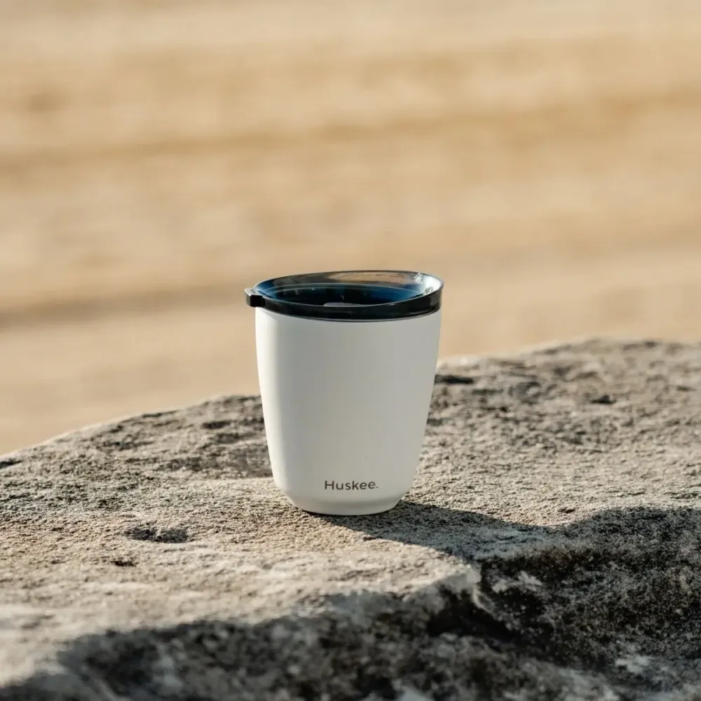 Huskee Stål mugg 235 ml – hållbar kaffekopp i vit