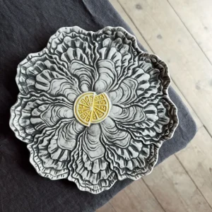 &Klevering Plate Oyster