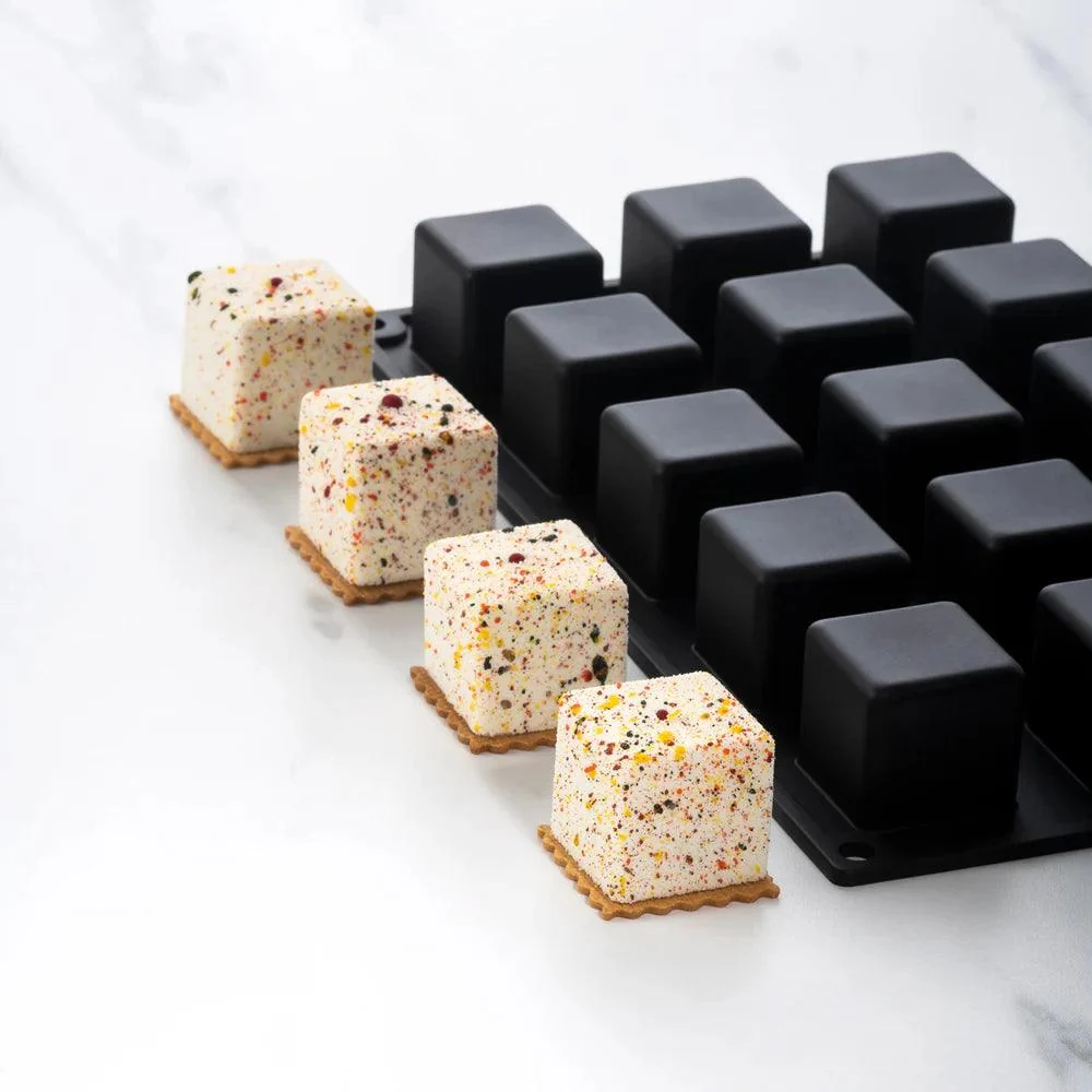 Moule Pavoflex Cube av Antonio Bachour
