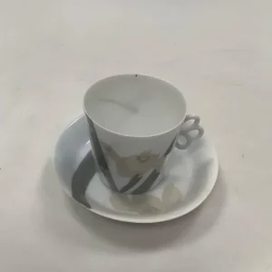 Royal Copenhagen Art Nouveau Kop med Iris No 19/37B