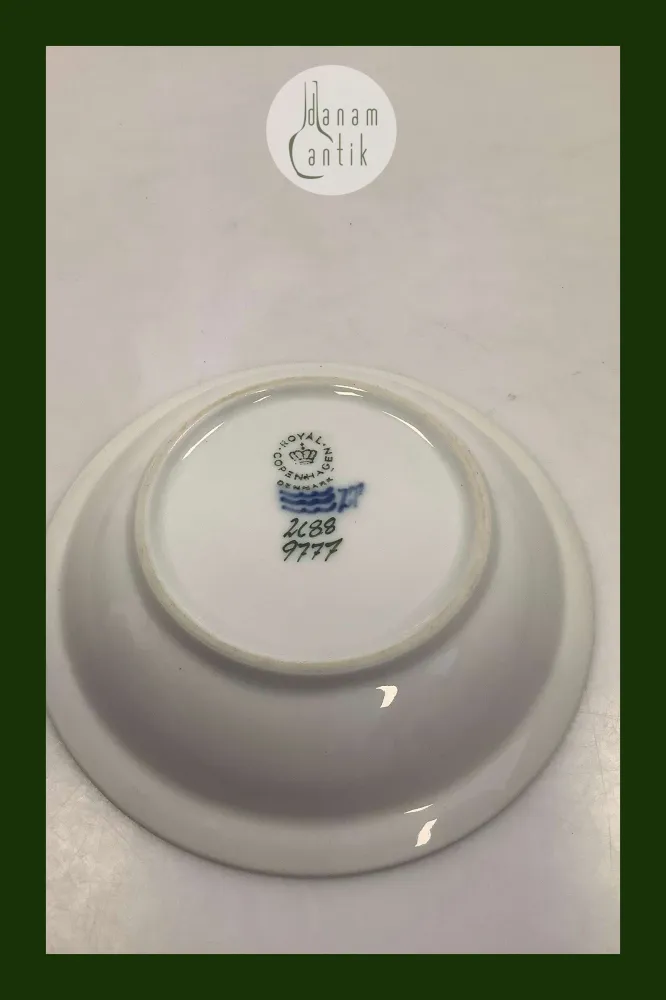 Royal Copenhagen Art Nouveau Lille skål No 2688/9777