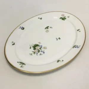 Royal Copenhagen Bellis og Følfod Ovalt fad No 9009