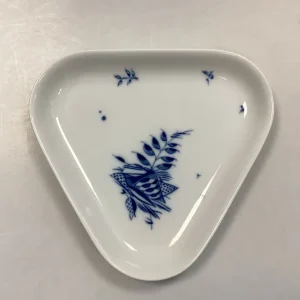 Royal Copenhagen Bleu Royal Trekantet Fad No. 14033