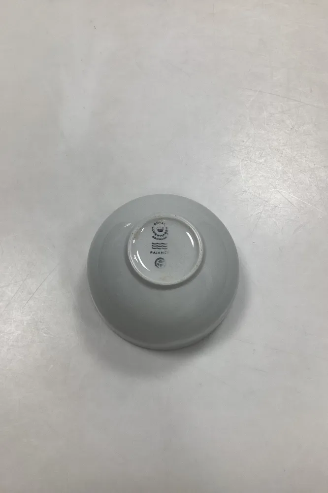 Royal Copenhagen Blåkant Skål No. 3074A