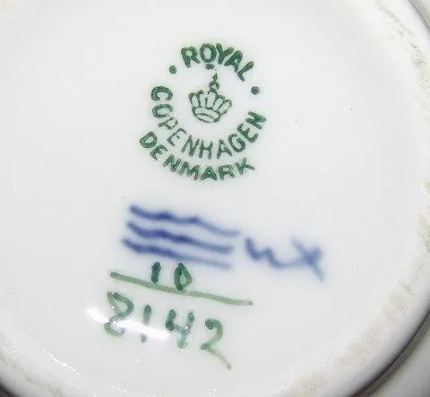 Royal Copenhagen Blå Blomst Flettet Sukkerskål med låg No 8142
