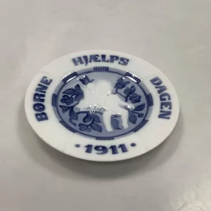 Royal Copenhagen Børnehjælpsdags Platte fra 1911