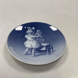 Royal Copenhagen Børnehjælpsdags Platte fra 1935
