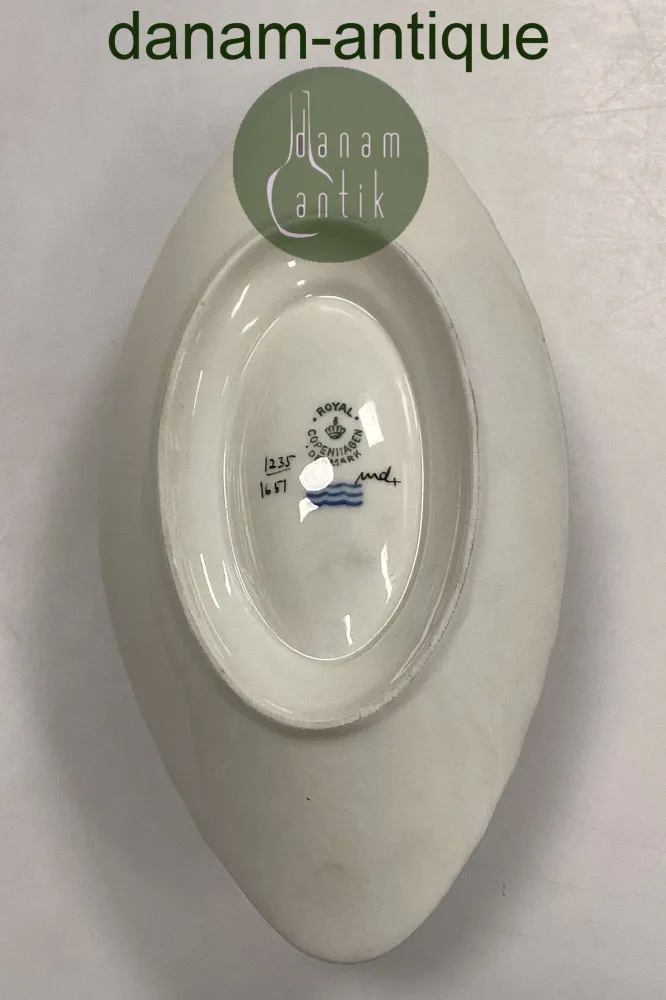 Royal Copenhagen Creme Svejfet med Guld (Stel 1235) Sovseskål No. 1651