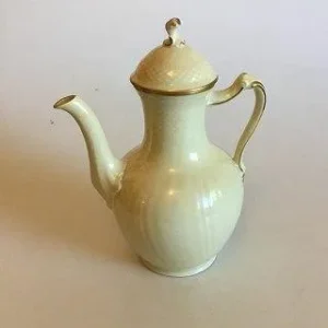 Royal Copenhagen Creme Svejfet med Guld (Stel 1235) Kaffekande No 1794
