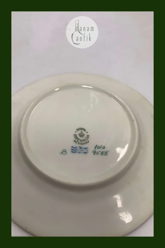 Royal Copenhagen Fensmark Kagetallerken No 9588