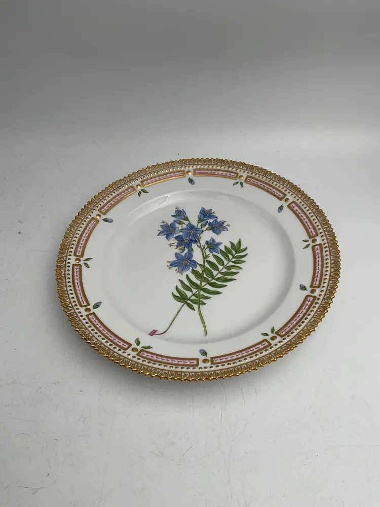 Royal Copenhagen Flora Danica Frokosttallerken No. 20/3550