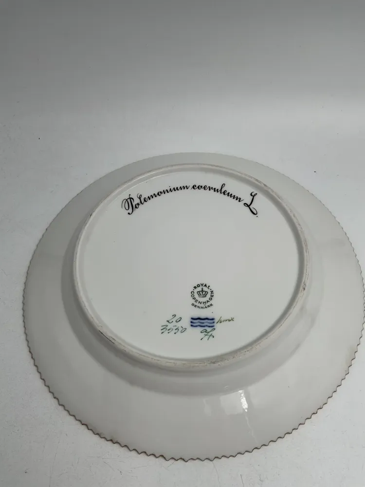 Royal Copenhagen Flora Danica Frokosttallerken No. 20/3550