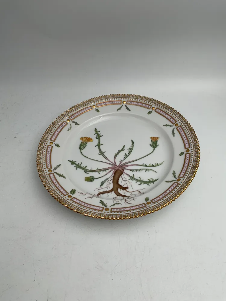 Royal Copenhagen Flora Danica Frokosttallerken No. 20/3550