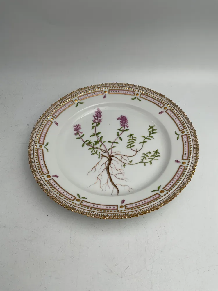 Royal Copenhagen Flora Danica Frokosttallerken No. 20/3550
